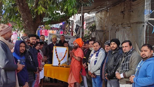 प्रत्येक वर्ष की भांति गढ़मुक्तेश्वर तहसील रोड पर समाजसेवी