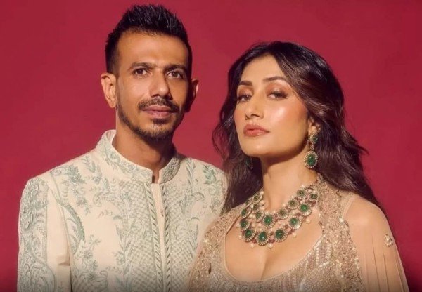 टीम इंडिया के खिलाड़ी युजवेंद्र चहल और उनकी पत्नी धनश्री वर्मा इन दिनों अपनी पर्सनल लाइफ को लेकर सुर्खियों में हैं।