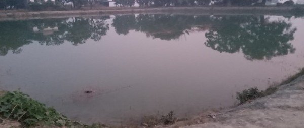 बखरा को जिला पंचायत ने पीएम के अमृत महोत्सव को भी नहीं छोड़ा