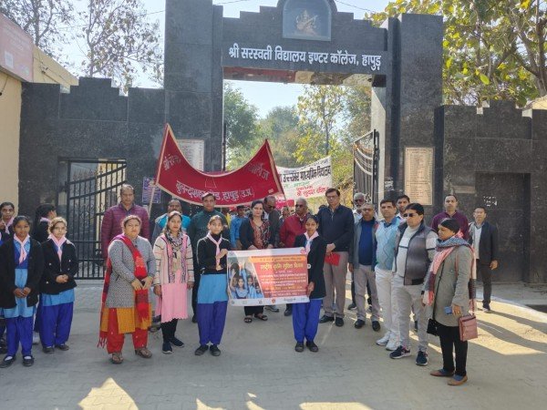 *एन.डी.डी.( राष्ट्रीय कृमि मुक्ति अभियान दिवस) की प्रभात फेरी का हुआ आयोजन