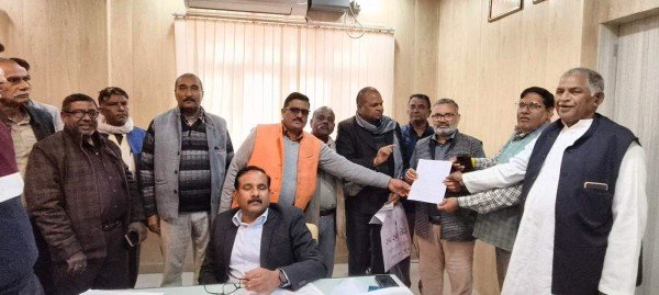 मंागें पूरी होने तक टेंडर का रहेगा बहिष्कारःअमर सिंह