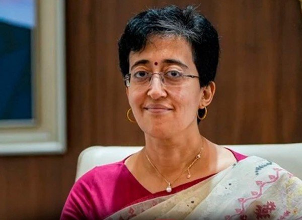 दिल्ली की सीएम आतिशी ने आरोप लगाया है कि बीजेपी सरकार ने उनका सीएम आवास अलॉटमेंट रद्द कर दिया है।