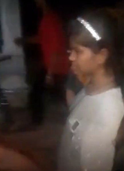 ड्रोन कैंमरे की दहशत के चलते  धौलाना में चोर समझकर युवति  को पकड़ा. ग्रामीणों ने की पिटाई