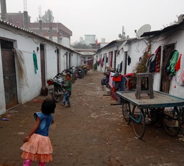 नकली देशी अंडा बनाने के कारखाने का भंडाफोड़