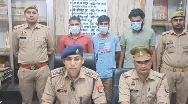 पुलिस ने चैकिंग के दौरान अन्तर्राज्यीय वाहन चोर गिरोह का पर्दाफाश करते हुए 03 शातिर वाहन चोरों को किया गिरफ्तार।