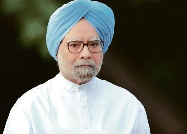 पूर्व प्रधानमंत्री मनमोहन सिंह की चिता की आग ठंडी भी नहीं पड़ी थी कि उनके अंतिम संस्कार को लेकर राजनीति शुरू हो गई।