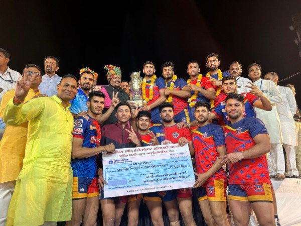 होली का रंग जीत का जश्न, डीएम स्पोर्ट्स एक्सीलेंस सेंटर गढ़मुक्तेश्वर के खिलाड़ियों ने धूमधाम से मनाया मध्य प्रदेश के उज्जैन से जीती