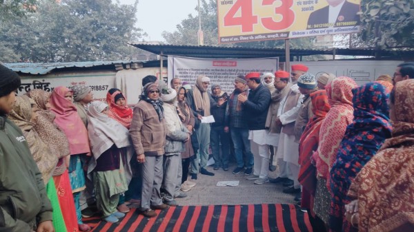 समाजवादी पार्टी के जिलाध्यक्ष  ने गढ़ तहसील प्रांगण में सैकड़ो कार्य कर्ताओं के साथ पहुंच  कर दिया समर्थन