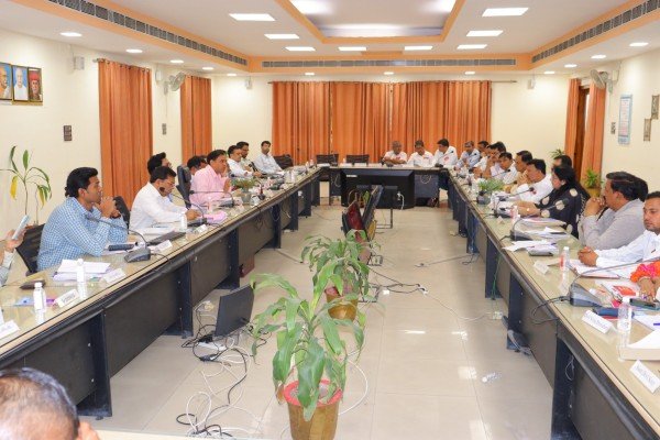 मण्डल कार्यालय,मुरादाबाद  के मनन सभागार में नार्दन रेलवे मेंस यूनियन की दो दिवसीय स्थाई वार्ता तंत्र के आज प्रथम दिवस का आयोजन किया गया