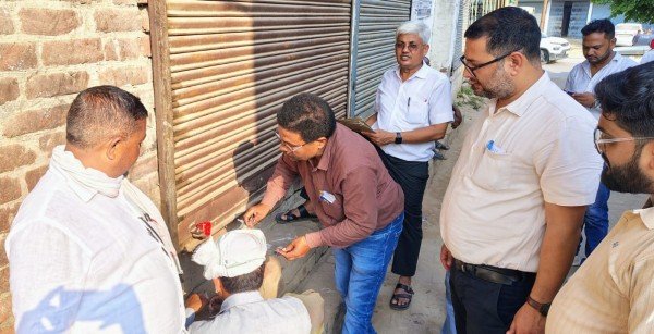 कई बड़े बकाएदारों पर हुई कार्रवाई, सील