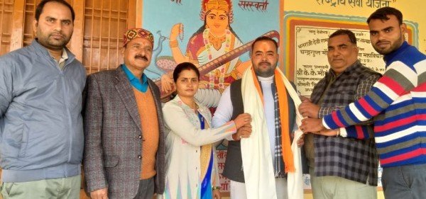 मंडल अध्यक्ष बनने पर सम्मानित किए गए अंकित पांडेय