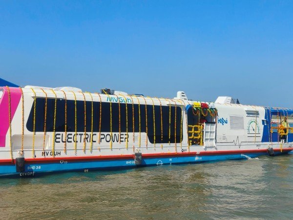 अब सरयू में कीजिए वॉटर मेट्रो से सफर