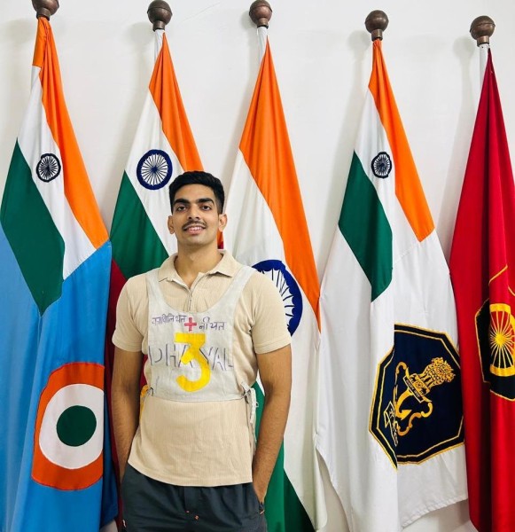 ‘धौरहवा’ के ‘सौरभ सिंह’ बने ‘गांव’ के ‘आईडिएल’