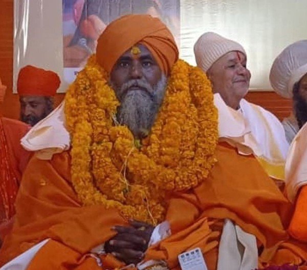 प्रवक्ता नंद अब निर्मल अखाड़े के महामंडलेश्वर बन गए हैं।