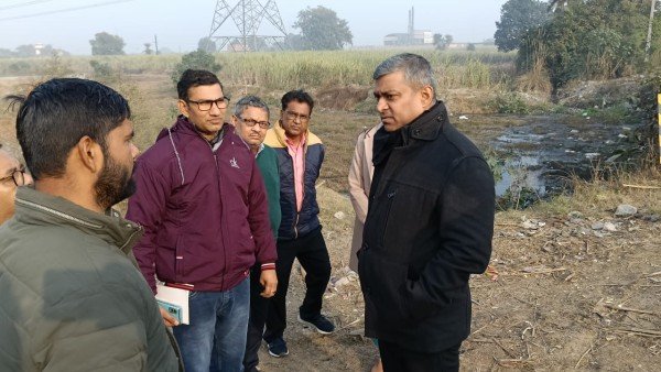 मोदीनगर रोड़ पर बदनौली नाले की सफाई न होने के कारण फसल क्षतिग्रस्त