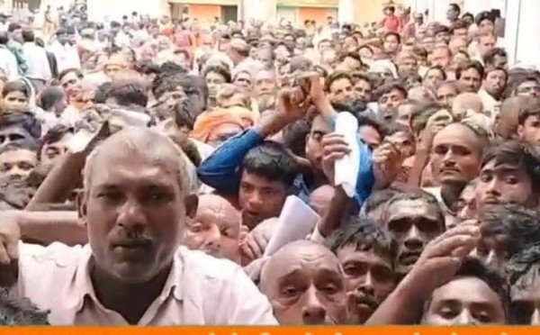 क्यों नहीं खाद का कारोबार समितियों के सदस्यों के साथ किया?