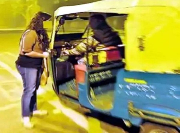 जेवर’ की ‘शौकीन’ महिलाएं ‘आटो’ वालों से रहें ‘सावधान’, नहीं तो पड़ेगा ‘रोना’