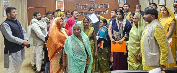 कार्रवाही रजिस्टर में हेराफेरी की संभावना को लेकर दिया ज्ञापन