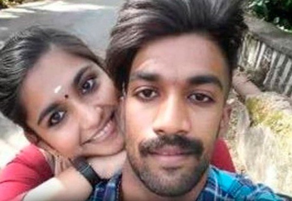 एक लड़की ने अपने बॉयफ्रेंड की हत्या