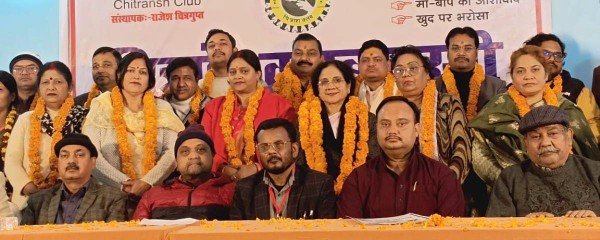 फूल मालाओं के साथ हुआ पदाधिकारियोें का स्वागत