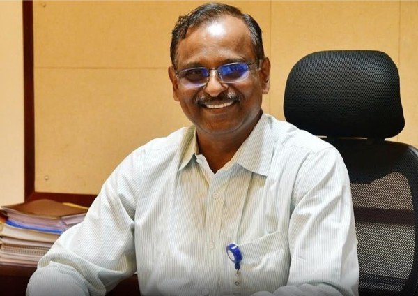 भारत के प्रतिष्ठित वैज्ञानिक वी नारायण को भारतीय अंतरिक्ष अनुसंधान संगठन (ISRO) का नया चेयरमैन नियुक्त किया गया है।