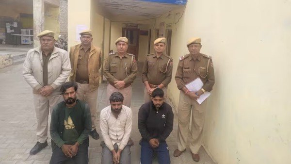 जादू टोना के नाम पर सोने के आभूषण ठगने वाले तीन आरोपी गिरफ्तार,