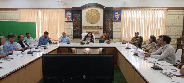 अपराधिक प्रवृत्ति के लोगों पर करे कठोर कार्रवाई-जिलाधिकारी