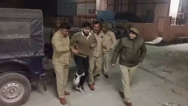 पुलिस की चेन स्नेचर से मुठभेड़ हुई, ऑपरेशन लंगड़ा के तहत पुलिस की गोली लुटेरे के पैर में लगी