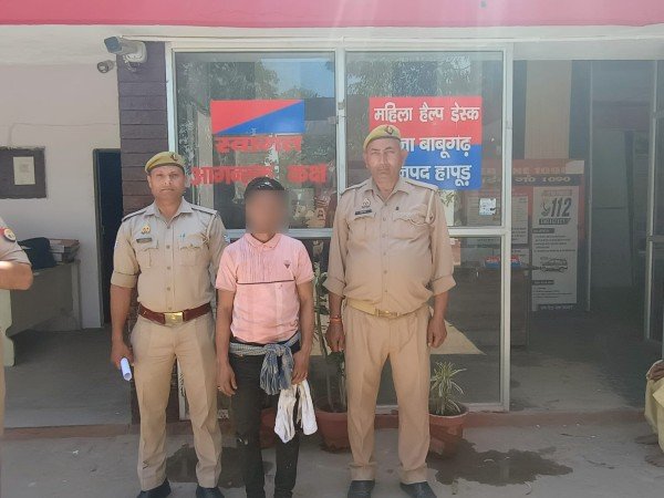बाबूगढ़ पुलिस ने पत्नी की हत्या की घटना में फरार/वांछित चल रहे 10,000/- रुपये के इनामी अभियुक्त को किया गिरफ्तार ।