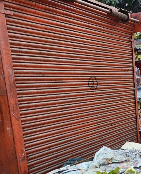 40-50 हजार की टंकी, बेचा साढ़े तीन लाख में, क्या यही नेहा वर्मा परिवार के विकास का सच?