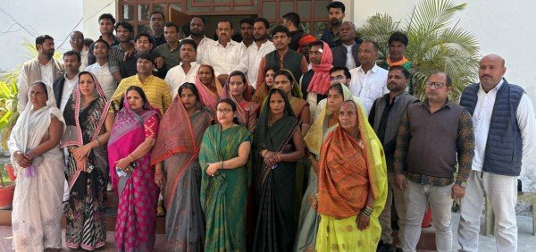 पहली बार कमिशनर ने बागी सदस्यों की कराई परेड