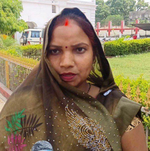 फर्जी हाजीरी नहीं लगाया तो दलित महिला रोजगार सेवक को दी जान से मारने की धमकी