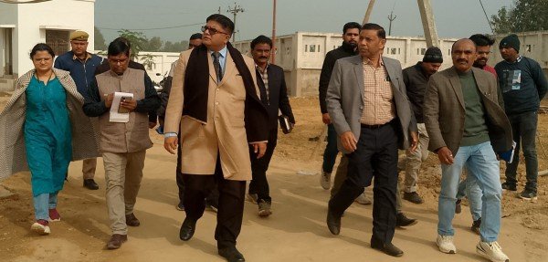 डीएम ने दिया कार्यदाई संस्था को कड़ी चेतावनी