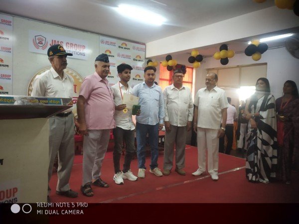 अरहान चौधरी ने किया माता पिता का नम रोशन