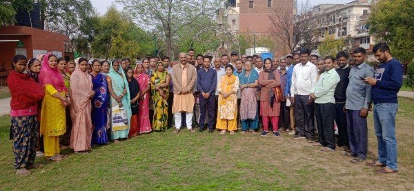 प्रधानमंत्री नरेंद्र मोदी का बयान 2022 में मिलेंगे सभी को मकान लेकिन लेकिन नहीं मिले अभी तक मकान चंडीगढ़ चार नंबर कॉलोनी के अंतर्गत