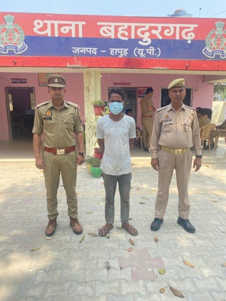 बहादुरगढ़ पुलिस ,हापुड़ देहात पुलिस, धौलाना पुलिस  ने कुल 03 वारन्टियों को किया गिरफ्तार