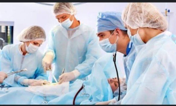 इलाज के नाम पर निकाली महिला की किडनी, छह नामजद सहित सात चिकित्सकों के खिलाफ रिपोर्ट दर्ज