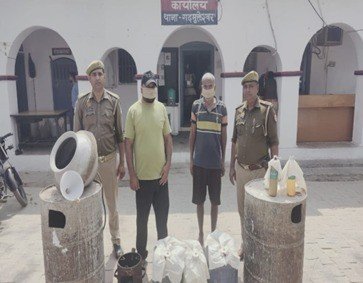 गढ़मुक्तेश्वर पुलिस ने अपमिश्रित/कच्ची शराब बनाने वाले 02 अभियुक्तों को किया गिरफ्तार