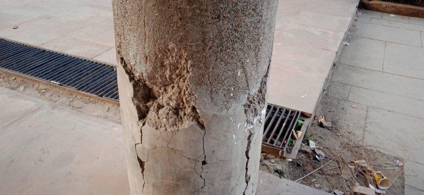 सेक्टर 17 में कभी भी हो सकता है हादसा म्युनिसिपल कॉरपोरेशन बेखबर