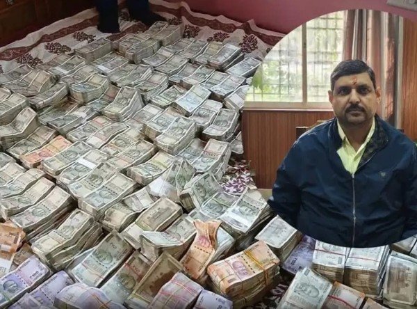 बिहार के बेतिया के जिला शिक्षा पदाधिकारी (डीईओ) शिक्षा विभाग ने निलंबित कर दिया है