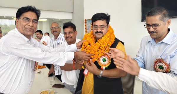 बाबू बालेश्वर लाल ने पत्रकारों की समस्याओं को नजदीक से महसूस कियाःडा. संजय