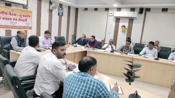 विद्युत तार के कारण फसलों में आग ना लगे-मुख्य विकास अधिकारी