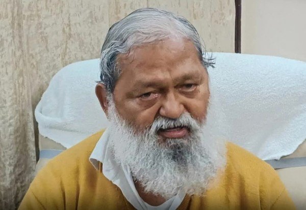 पीएम मोदी ने अपने भाषण के दौरान AAP पर 'शीशमहल' को लेकर वार किया